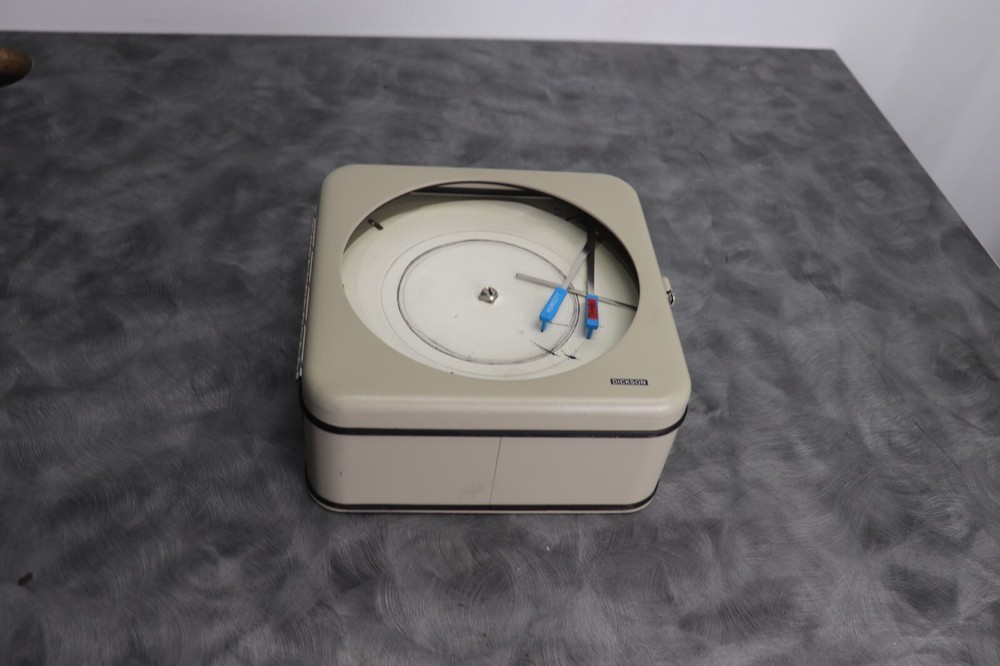 Dickson TH8-7F Temperature and Humidity Chart Recorder