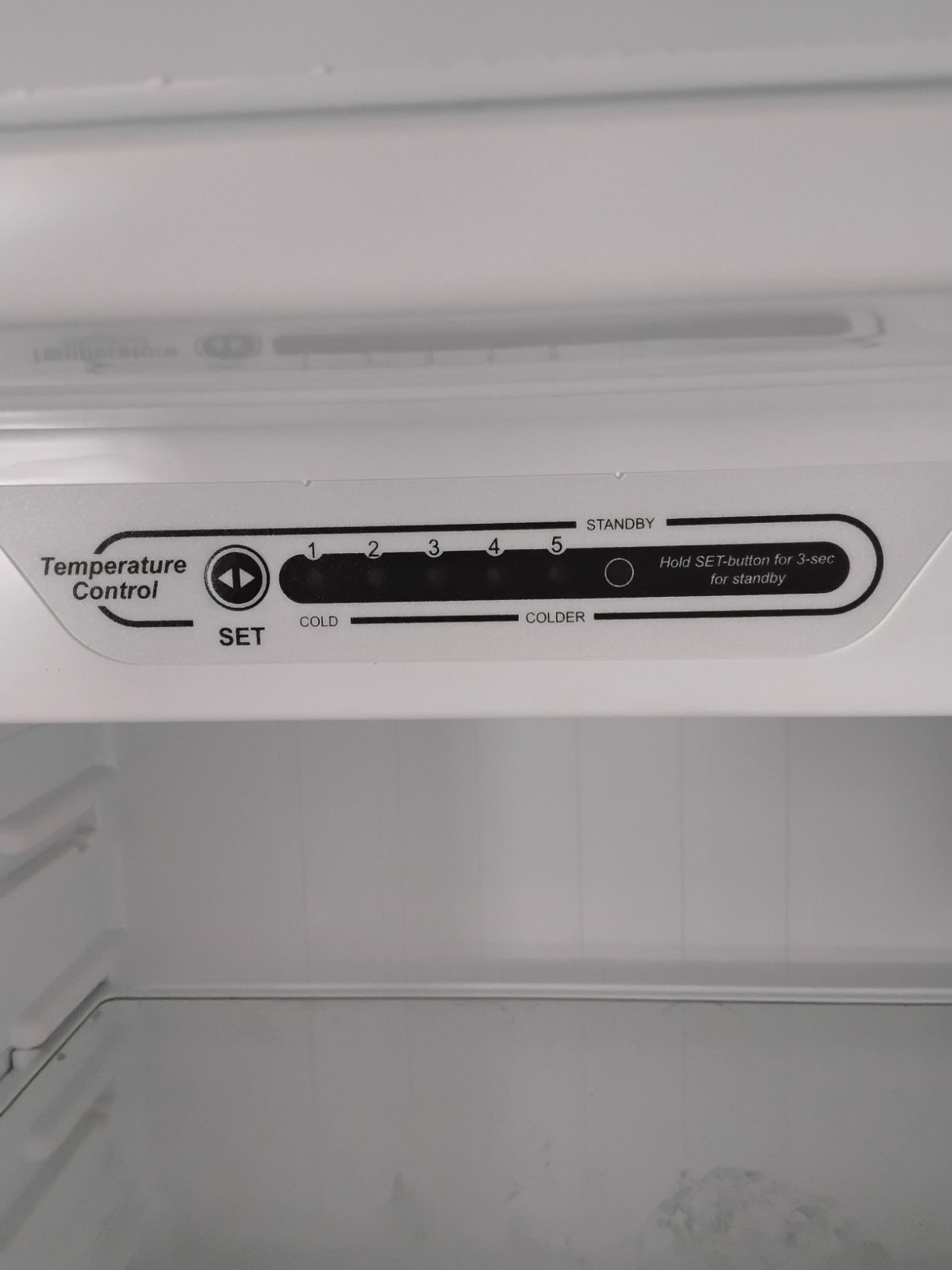 Insignia NS-RTM21SS7 VER B Top-Freezer Refrigerator Silver Stainless Steel 198.…