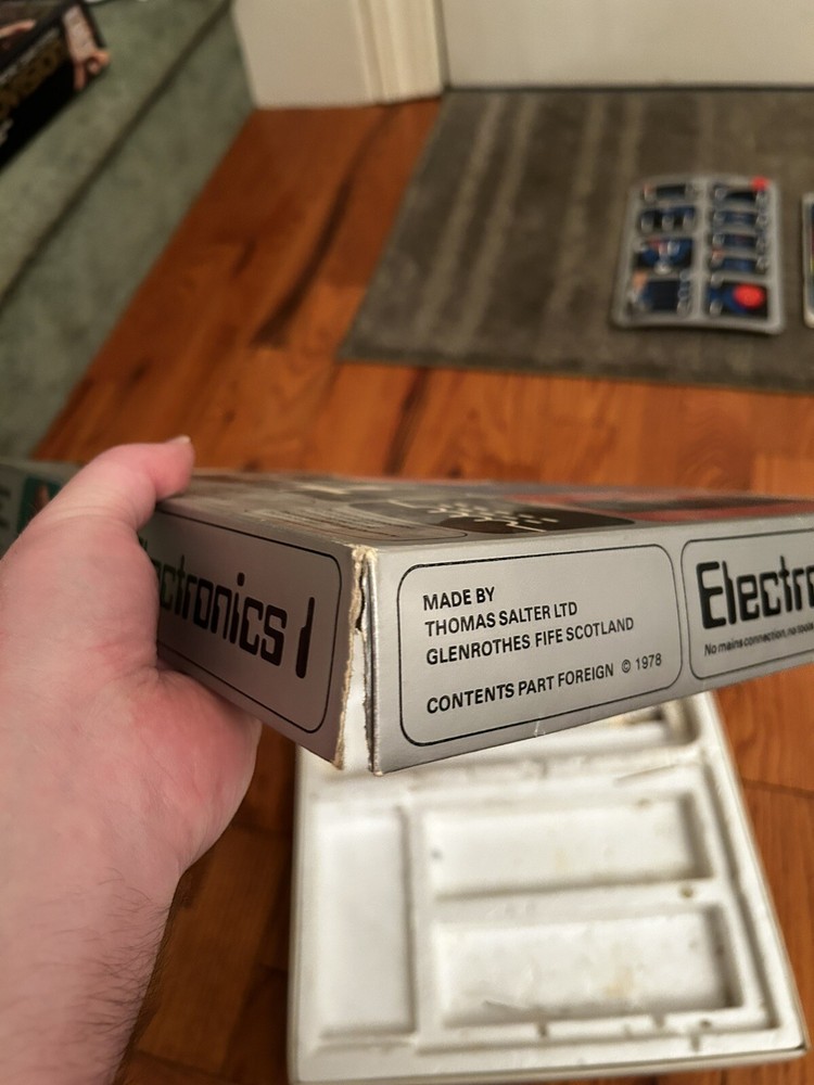 1978 Thomas salter Electronics Engineering Experiment Lab Set Not Complete