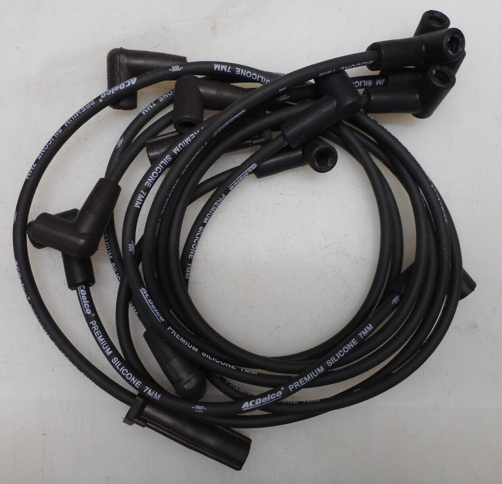 AC DELCO SPARK PLUG WIRE SET 716W