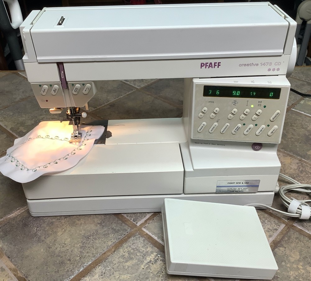 PFAFF Creative 1473 CD Sewing Machine