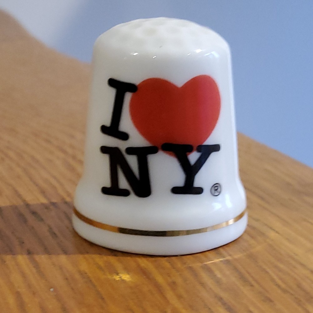 ‘ I LOVE NEW YORK ‘ BONE CHINA THIMBLE