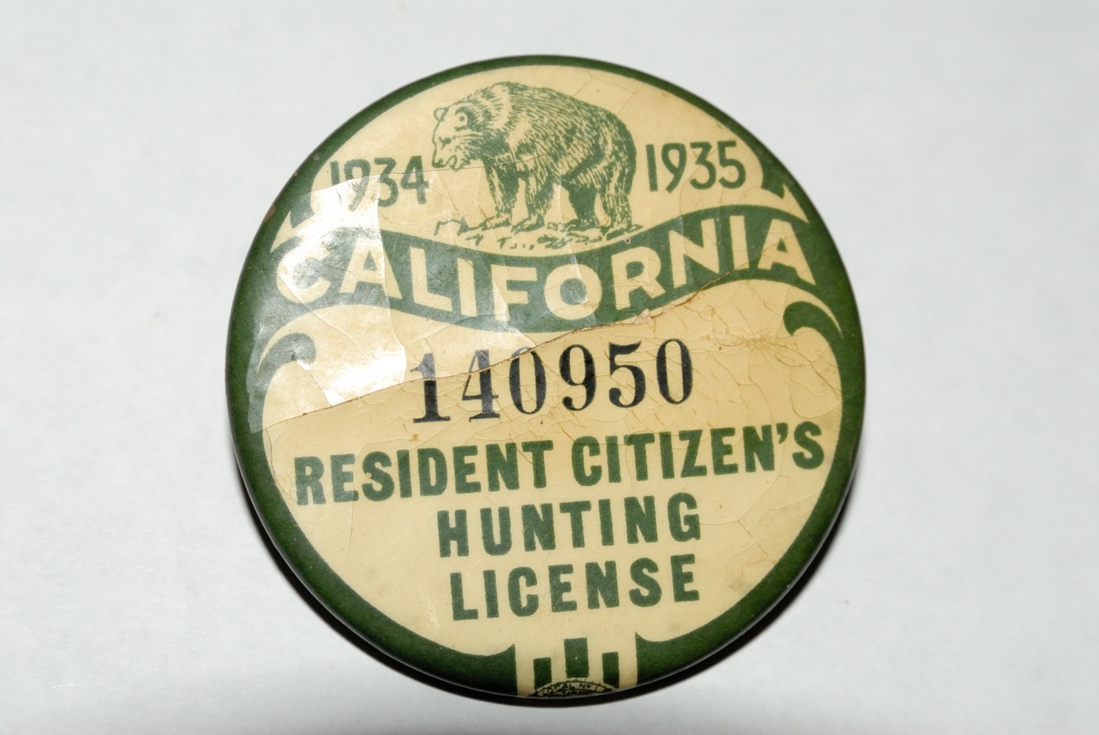 CALIFORNIA 1934-1935 RESIDENT CITIZEN'S HUNTING LICENSE PIN BUTTON