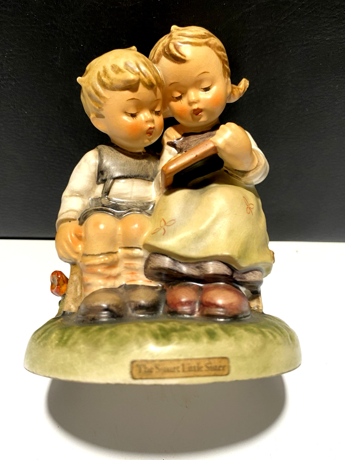 Hummel Goebel Figurines SMART LITTLE SISTER #346/6