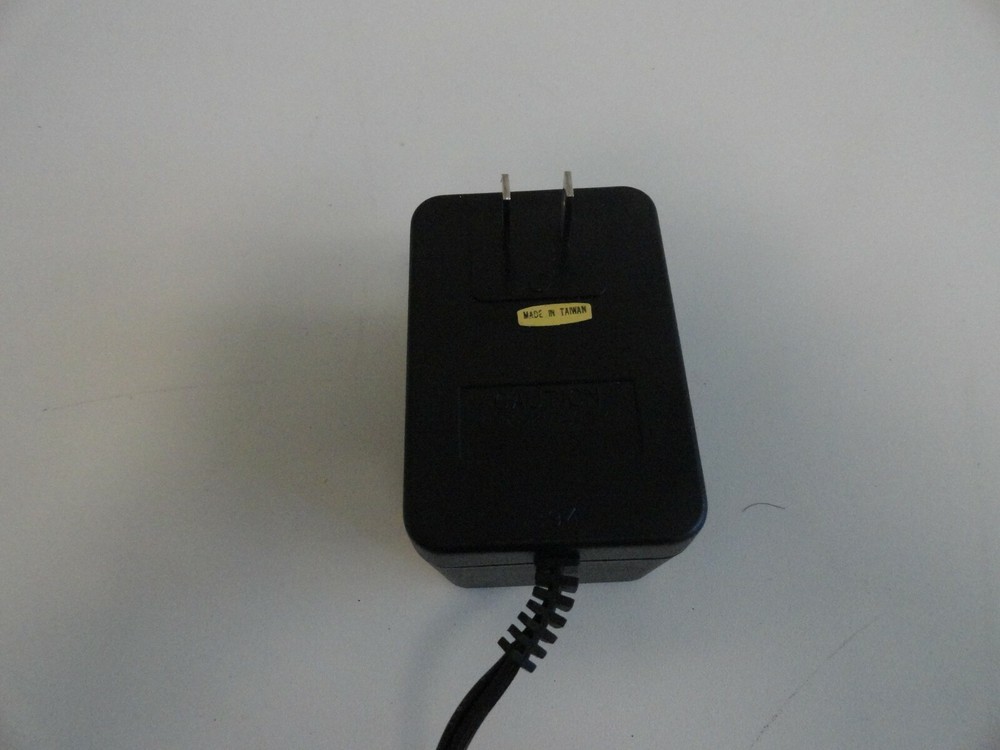 MM1: Dee Van Enterprise DV.1280-3 Power Supply Adapter