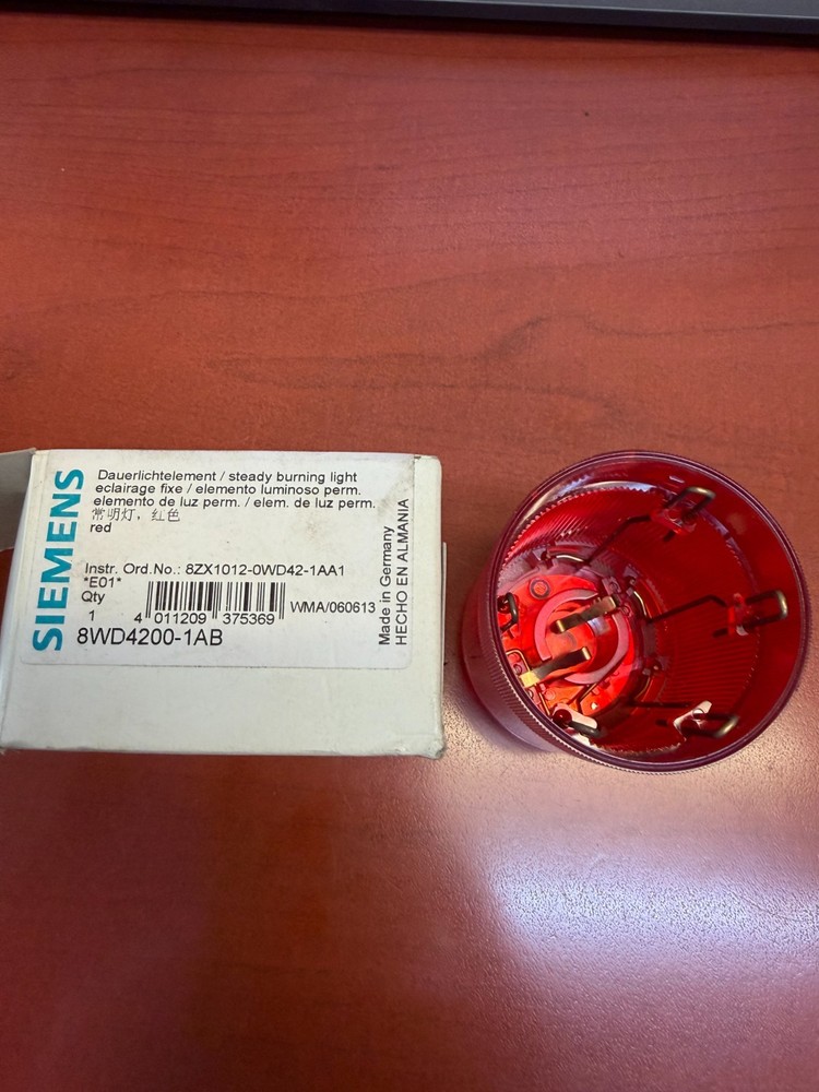 Siemens 8WD4 200-1AB Red Steady Stack Light NIB