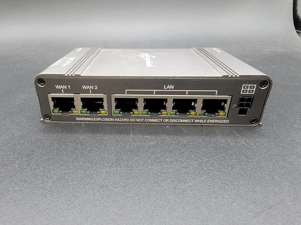 Microhard BulletplusAC-CAT12 600 Mbps LTE Cellular Gateway USED