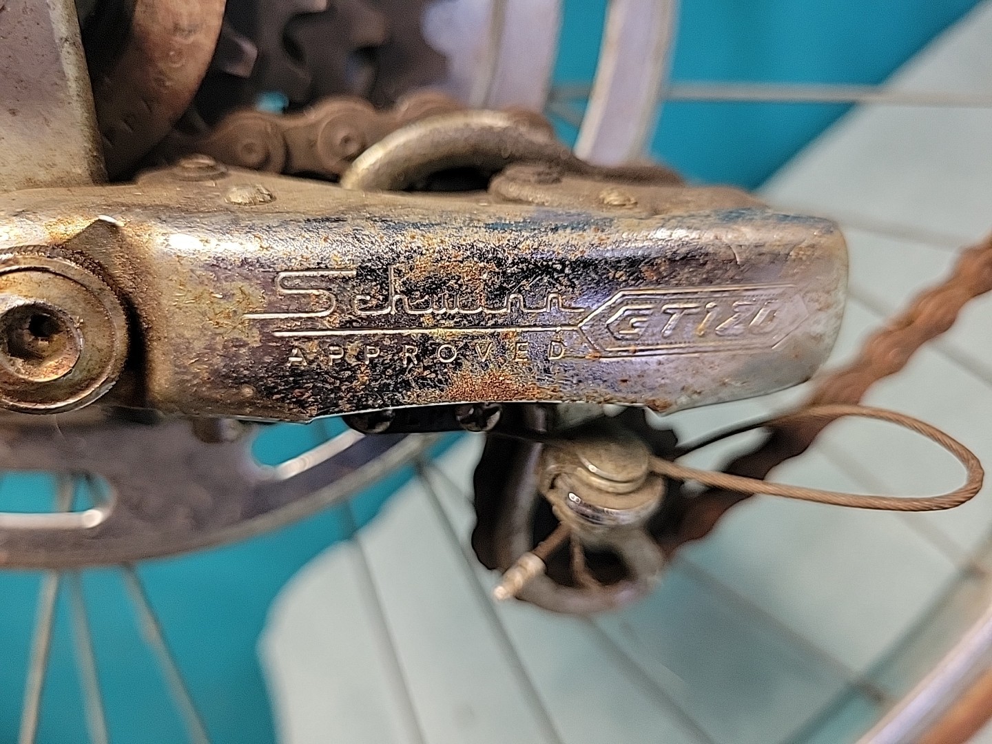 April 1977 Schwinn Suburban Complete Bicycle. Bike Rolls Smooth. Tires Dry Rot