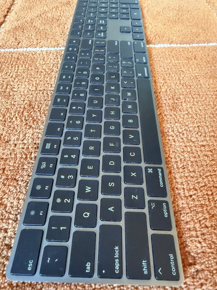 Apple Magic Keyboard & Mouse Combo Dark Gray Mint Condition No Box