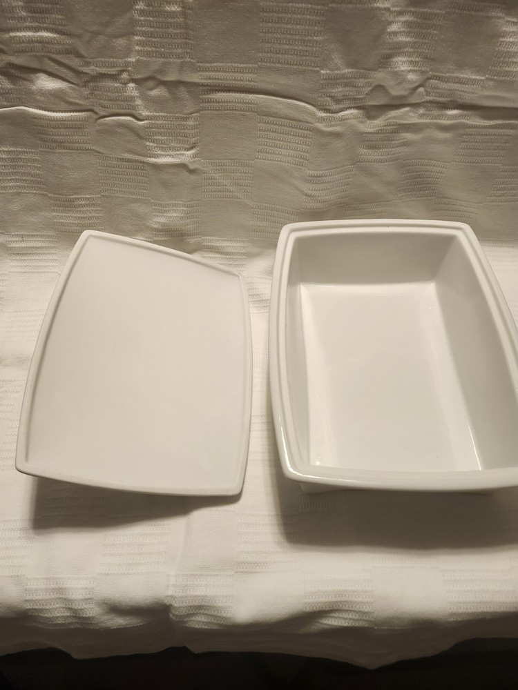 B Smith Casserole Warming Dish White
