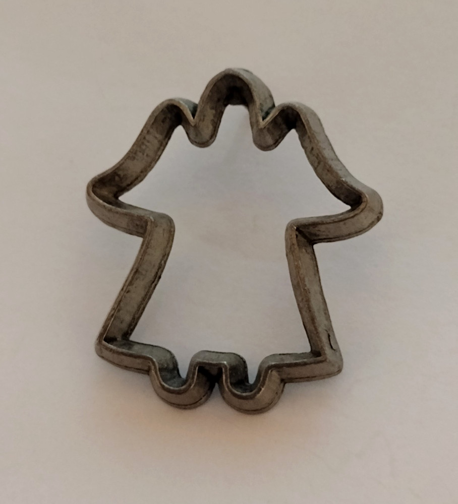 Cookie Cutter Designed Angel 1995 Gray Lapel Pin