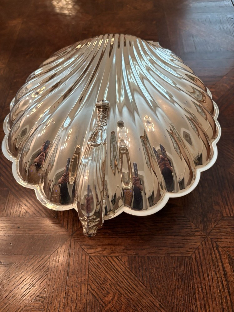 Vintage Heavy Silver Plate Large Covered Hinged  And Scalloped Clam Shell Server