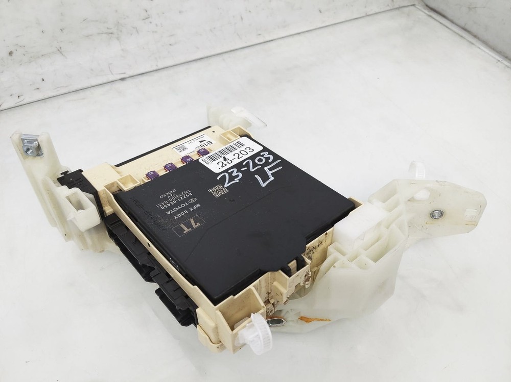 2020-2023 Toyota Highlander Multi Plex Network Computer Module Unit 82730-0Eb10