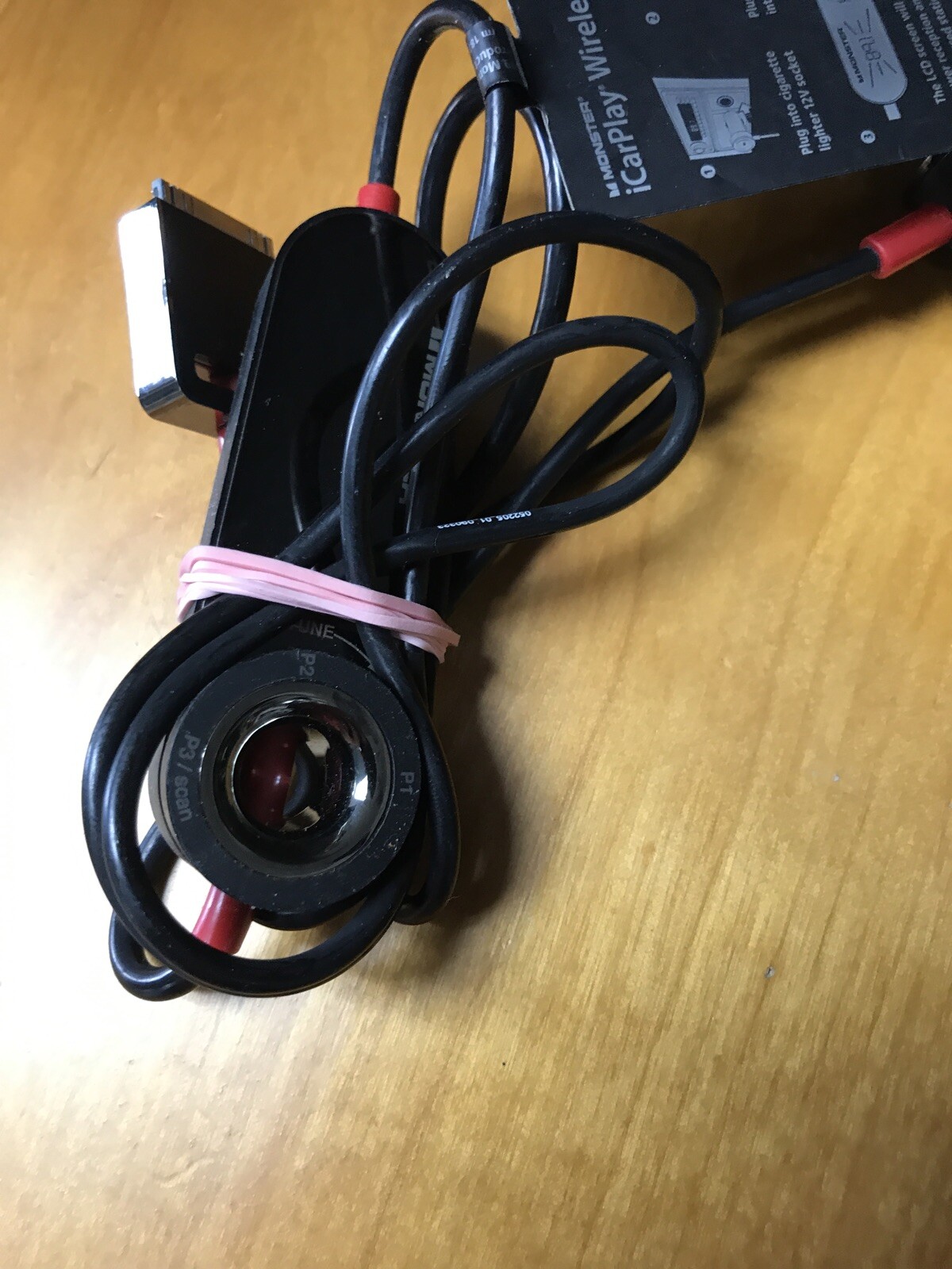 MONSTER 800 iCAR PLAY WIRELESS FOR iPOD OR iPHONE ON YOUR CAR'S FM RADIO