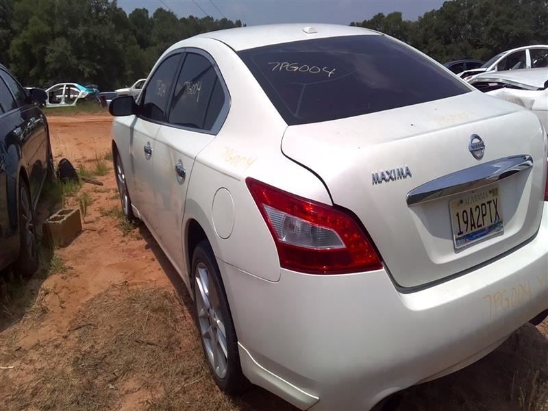 Console Front Floor With Navigation System Fits 10 MAXIMA 103958059