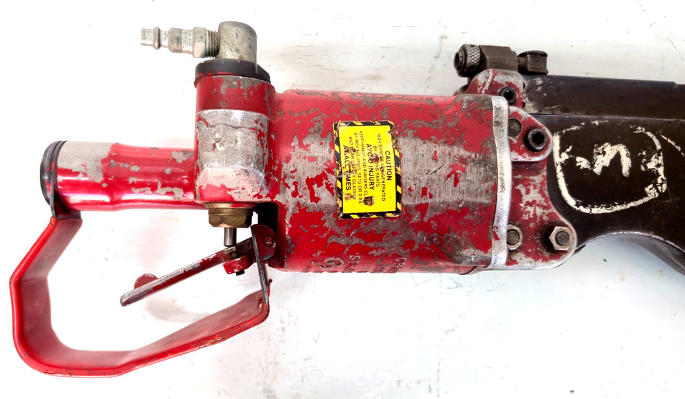 Chicago Pneumatic CP-0351 Compression Rivet Squeezer