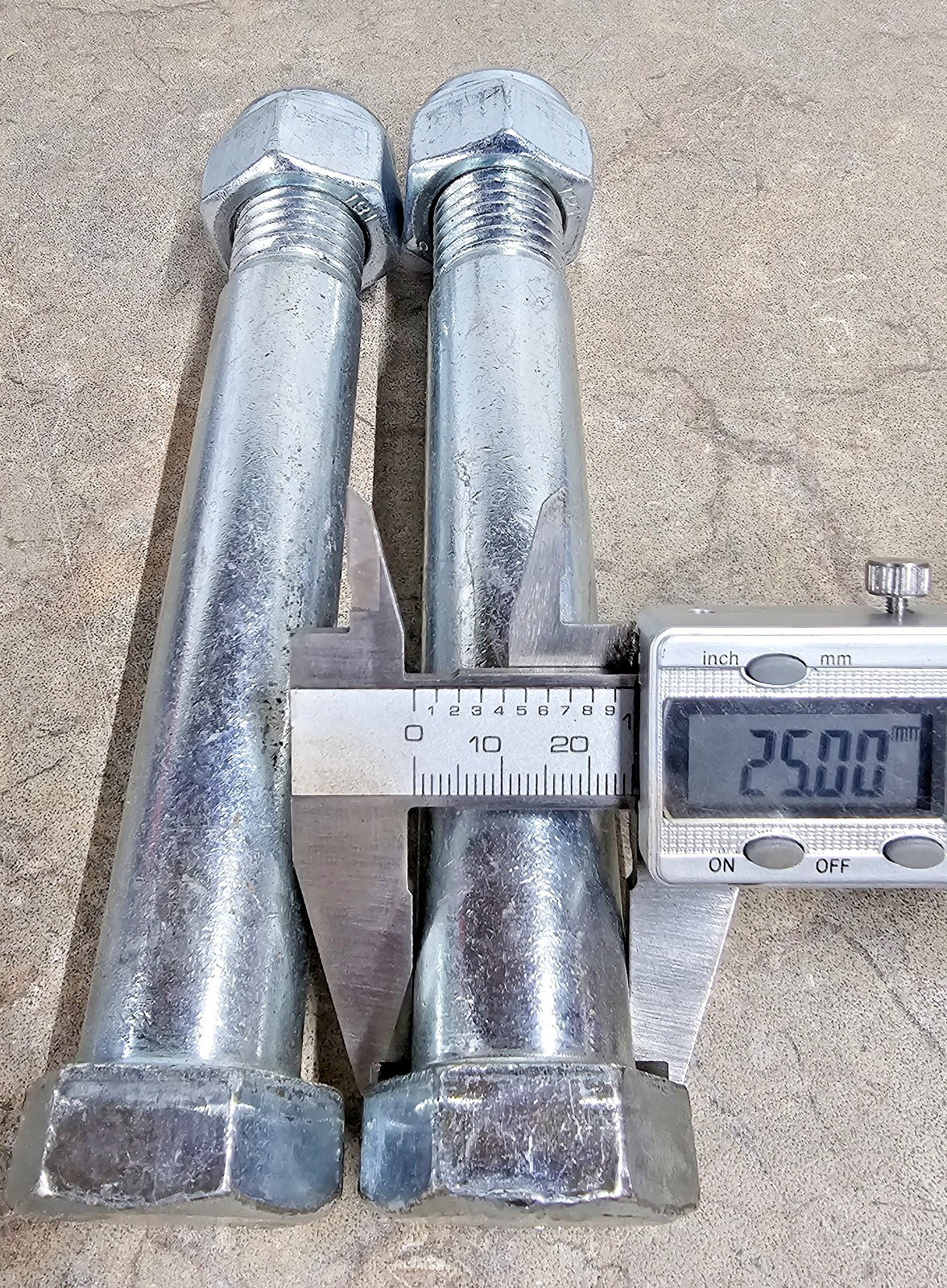 New Mini Excavator Bucket Pins 25mm X 160mm Greasable Hex Head Pins Set (2 Pins)