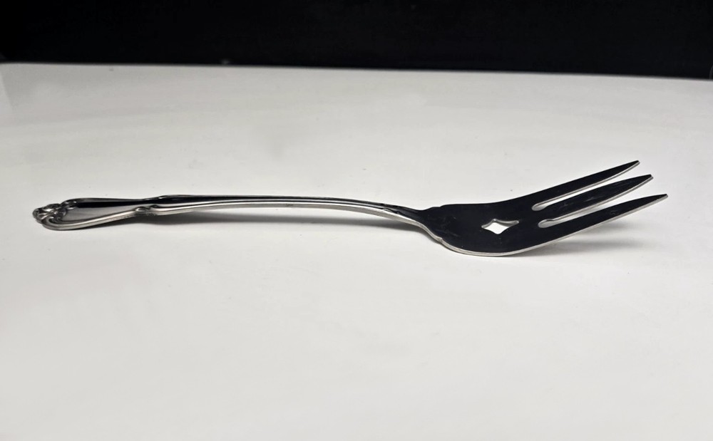 Oneida 1881 Rogers Arbor Rose True Rose Serving Fork Stainless Flatware 8.5"