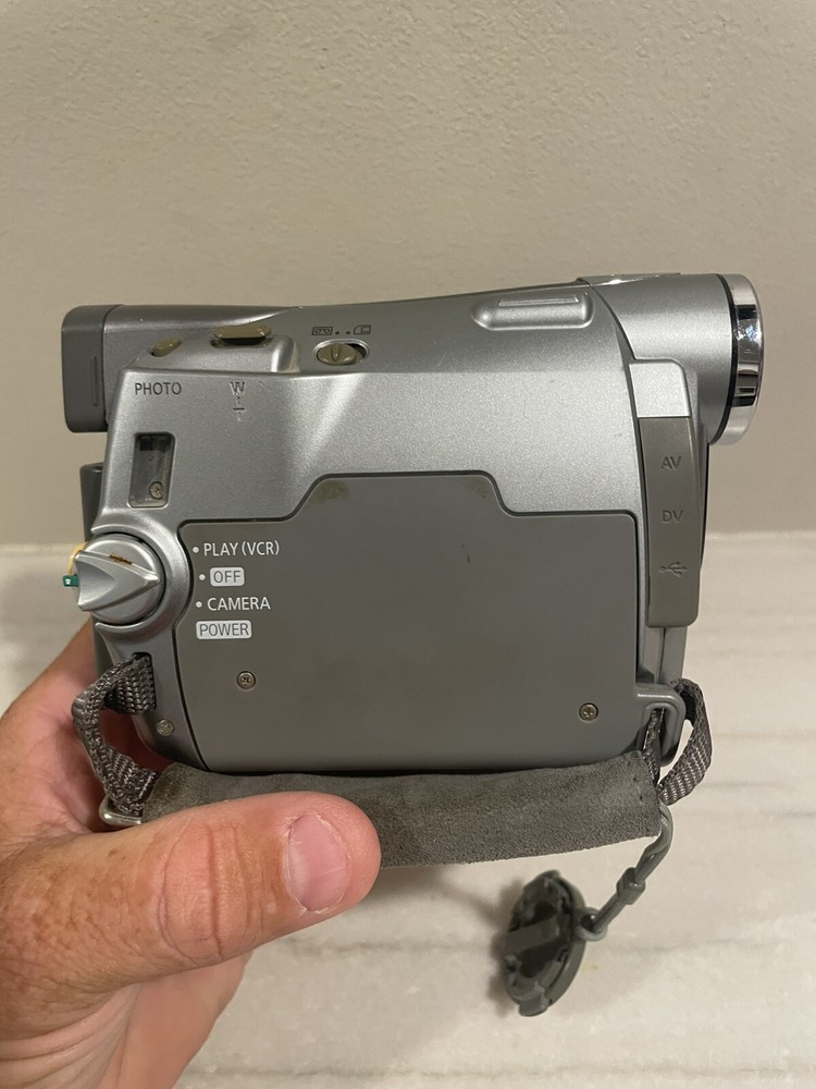 Canon ZR200  MiniDv Camcorder Bundle. Tested And Working