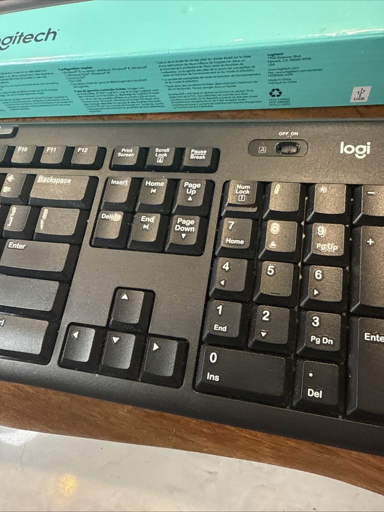 Logitech MK270 Wireless Keyboard & Wireless Mouse Combo