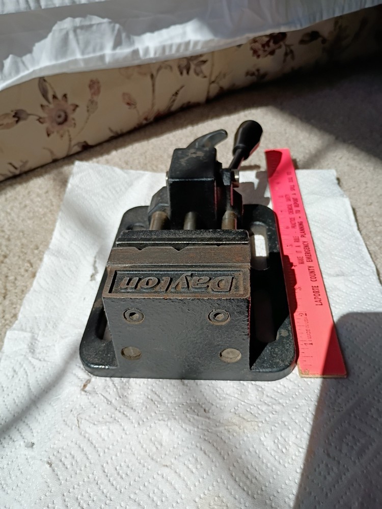 Dayton FTK06 3" Machine Vise with Fixed Base Pre-owned