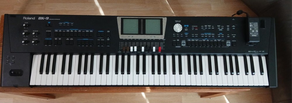 roland bk9 keyboard