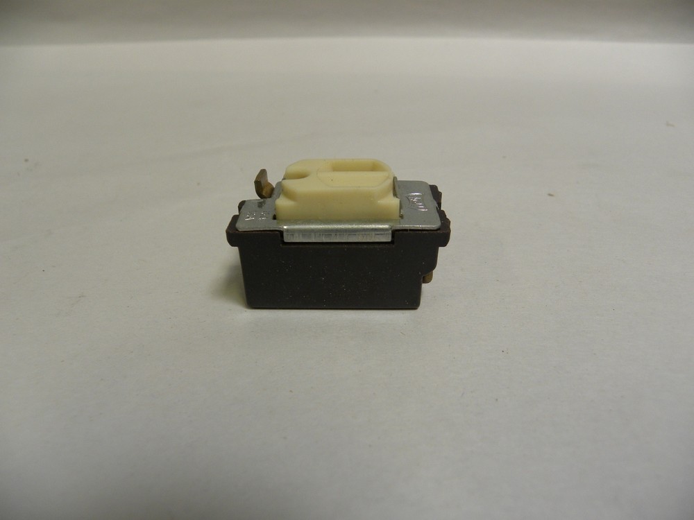 NOS Vintage Ivory Eagle No. 967 Interchangeable U-Ground Receptacle Plug (A3)