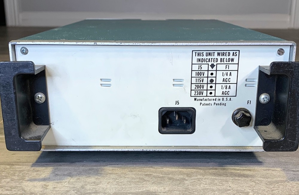 Fluke 515A Portable Calibrator