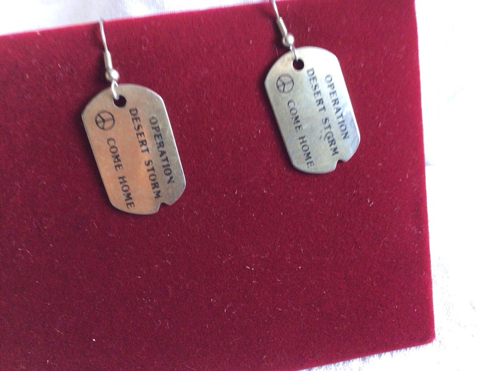 Pair Military Desert Storm Dangle Pierced Earring Nice Condition