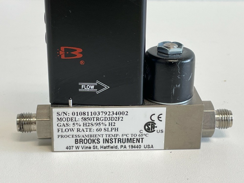 U2: Brooks 5850TR Mass Flow Controller 5850 TR Series