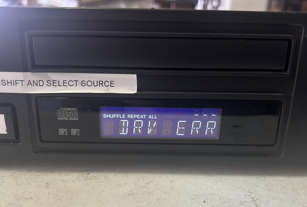 Tascam CD-200iL Professional iPod Dock Combo CD Player “DRIVE ERROR”