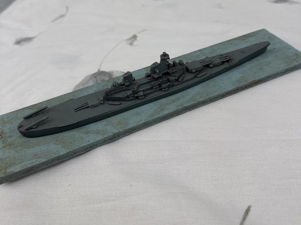 Vintage Iowa Class (US BB) 5A Miniature Model by South Salem Studios