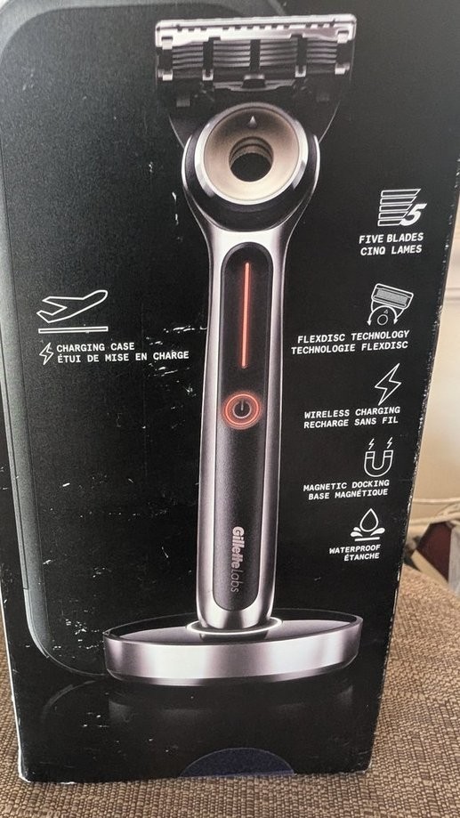Gillette Labs Heated Razor Starter Kit w/ Base & Case