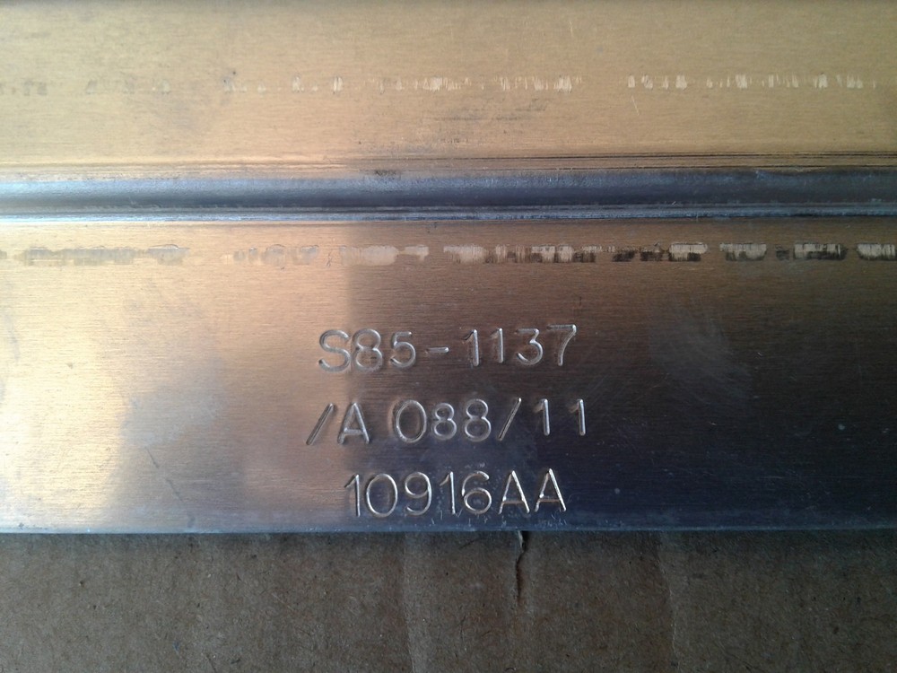 Paccar Upper and Lower Window Trim (Pair) S85-1137