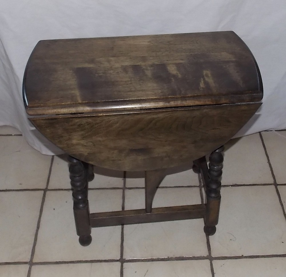 Dark Maple Dropleaf  End Table / Side Table  (ET273)