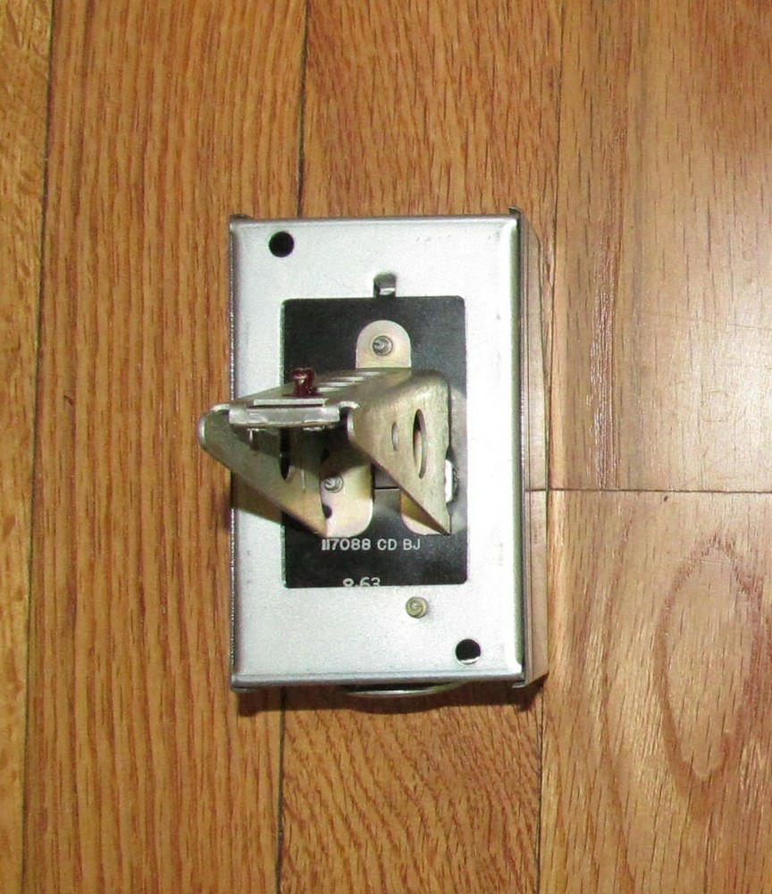 Honeywell Limit Control L4069A10782 NOS