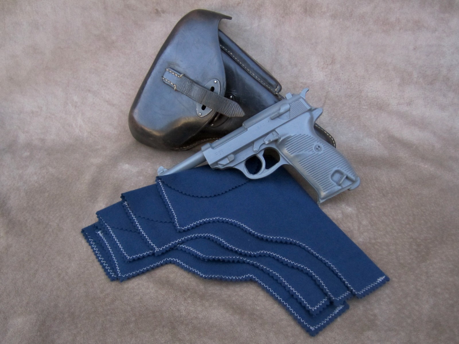 PISTOL SLEEVE PROTECTOR FOR A P38 WW2 PISTOL FOR HARDSHELL HOLSTER  USE 🔥