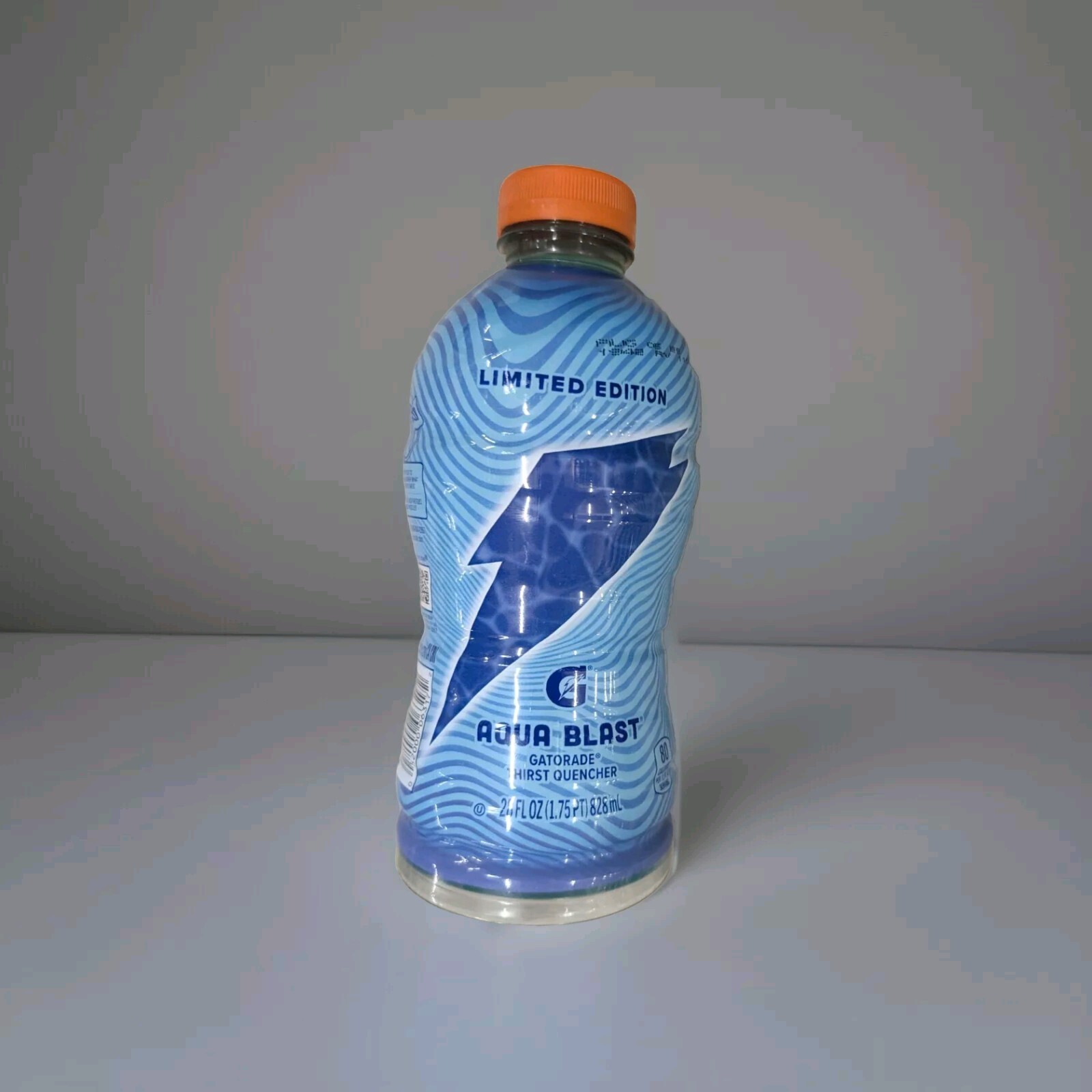 Gatorade Aqua Blast Thirst Quencher Limited Edition 28oz Bottle Unopened