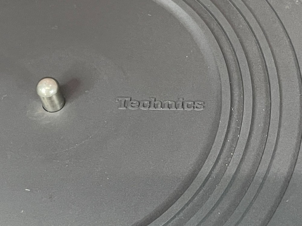 Technics direct drive auto-return turntable quartz SL-QD2