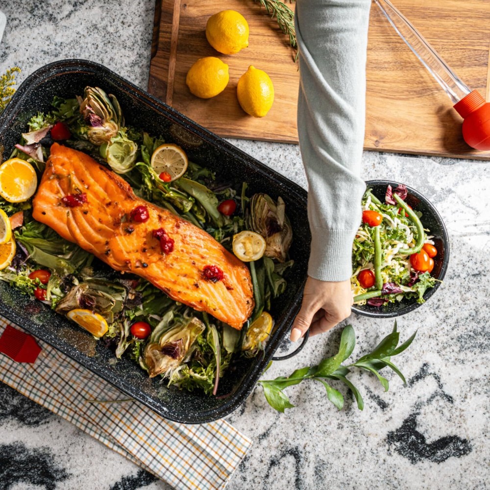 Granite Ware 21-Inch Covered Rectangle Roaster - Speckled Black