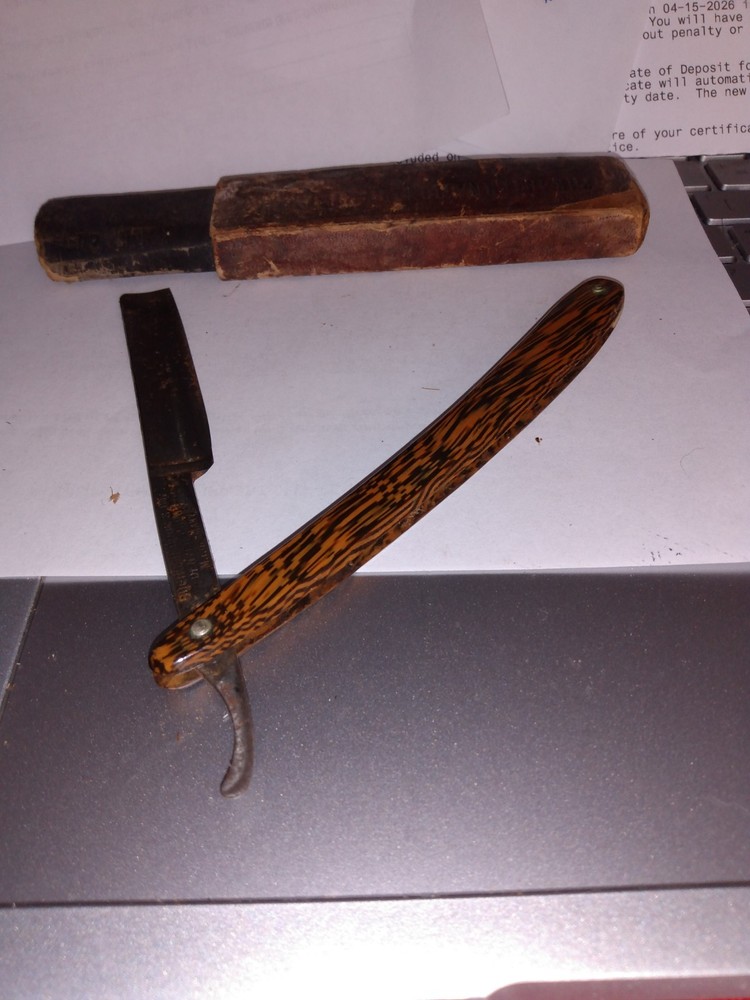 3 VINTAGE STRIGHT RAZORS