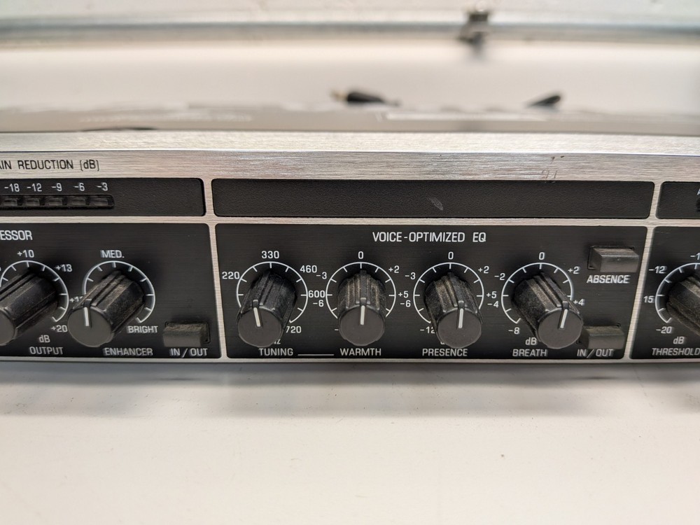 Behringer VX2000 Ultra-Voice Pro Mic Preamp / Voice Processor