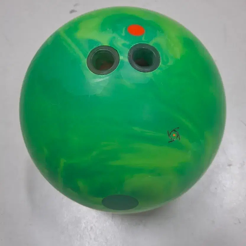 Storm HyRoad Max 14lb Hook Bowling Ball Used