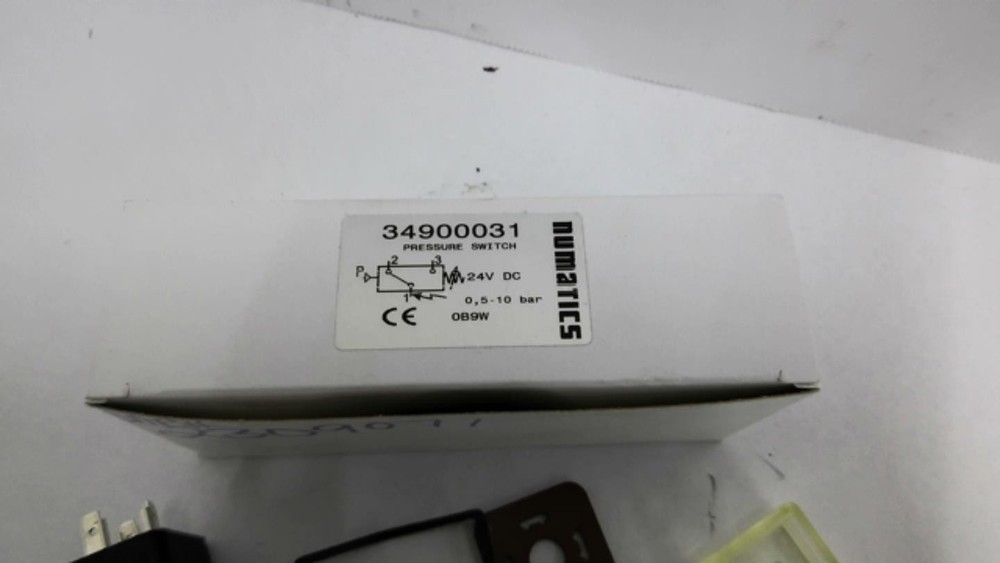 Numatics 34900031 Pressure Switch