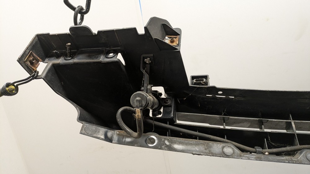 RANGE ROVER EVOQUE L538 BUMPER MOUNT BRACKET FRONT CENTRE BJ3217E778A 2014