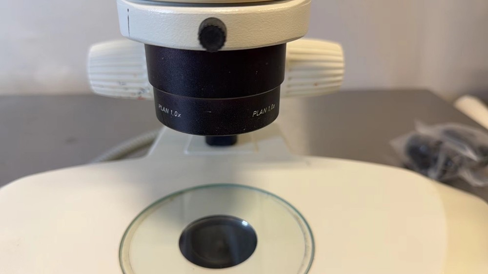 Leica MZ12.5 Zoom Stereo Microscope with MO-150 Light Source – PLAN 1X Objective