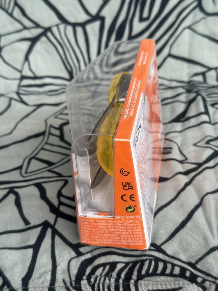 Hexbug Micro Robotic Creatures Mechanical Wasp Yellow R/C Remote Control New Nib