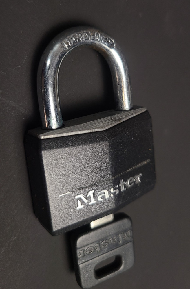 Master Lock - 40mm Keyed Padlock - Black - 1 Key