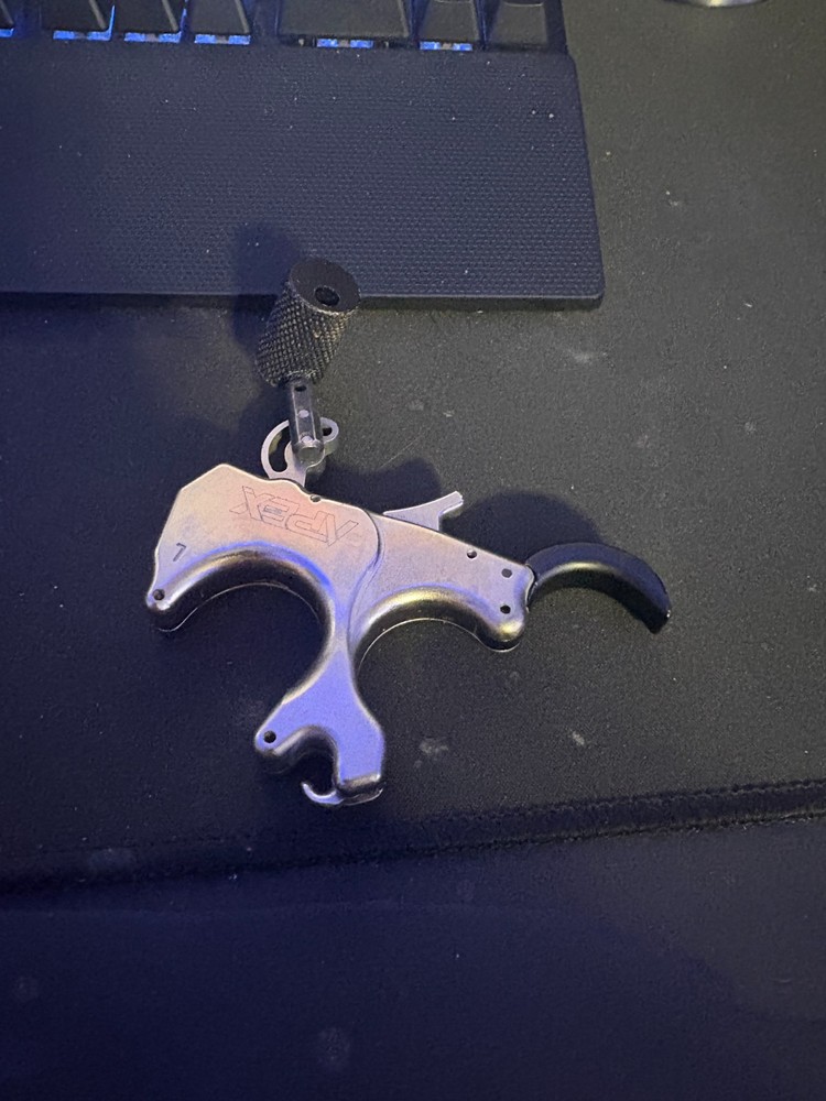 Scott Archery Apex  Thumb Trigger Release  Large  Silver  Heavy