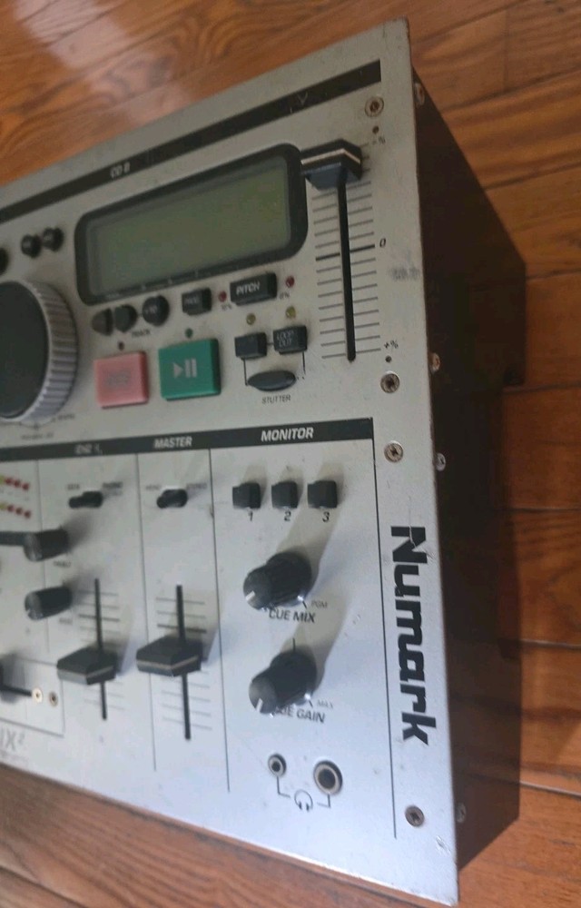 NUMARK CDMIX2 PROFESSIONAL CD MIXING CONSOLE - Untested - Read